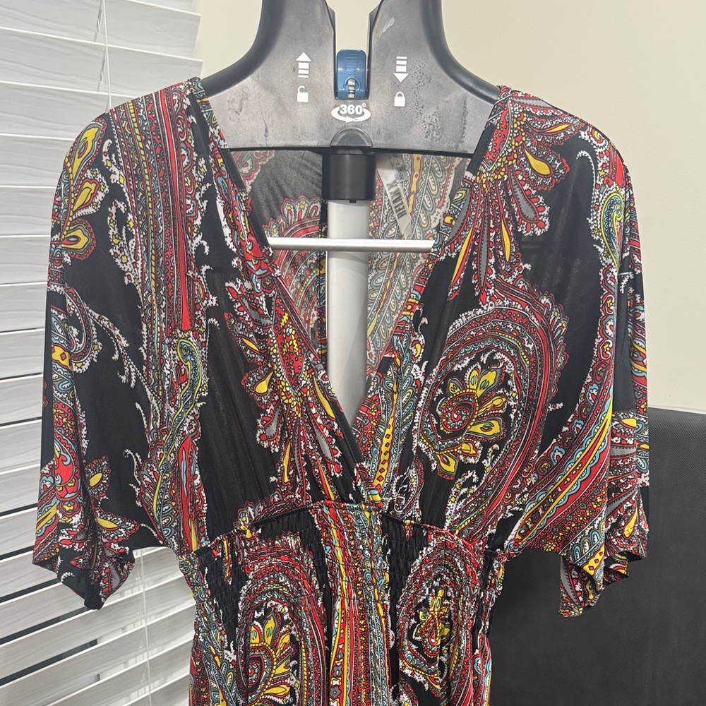 Black Paisley V-Neck Maxi Dress with Elastic Waist - Picture 3 of 4